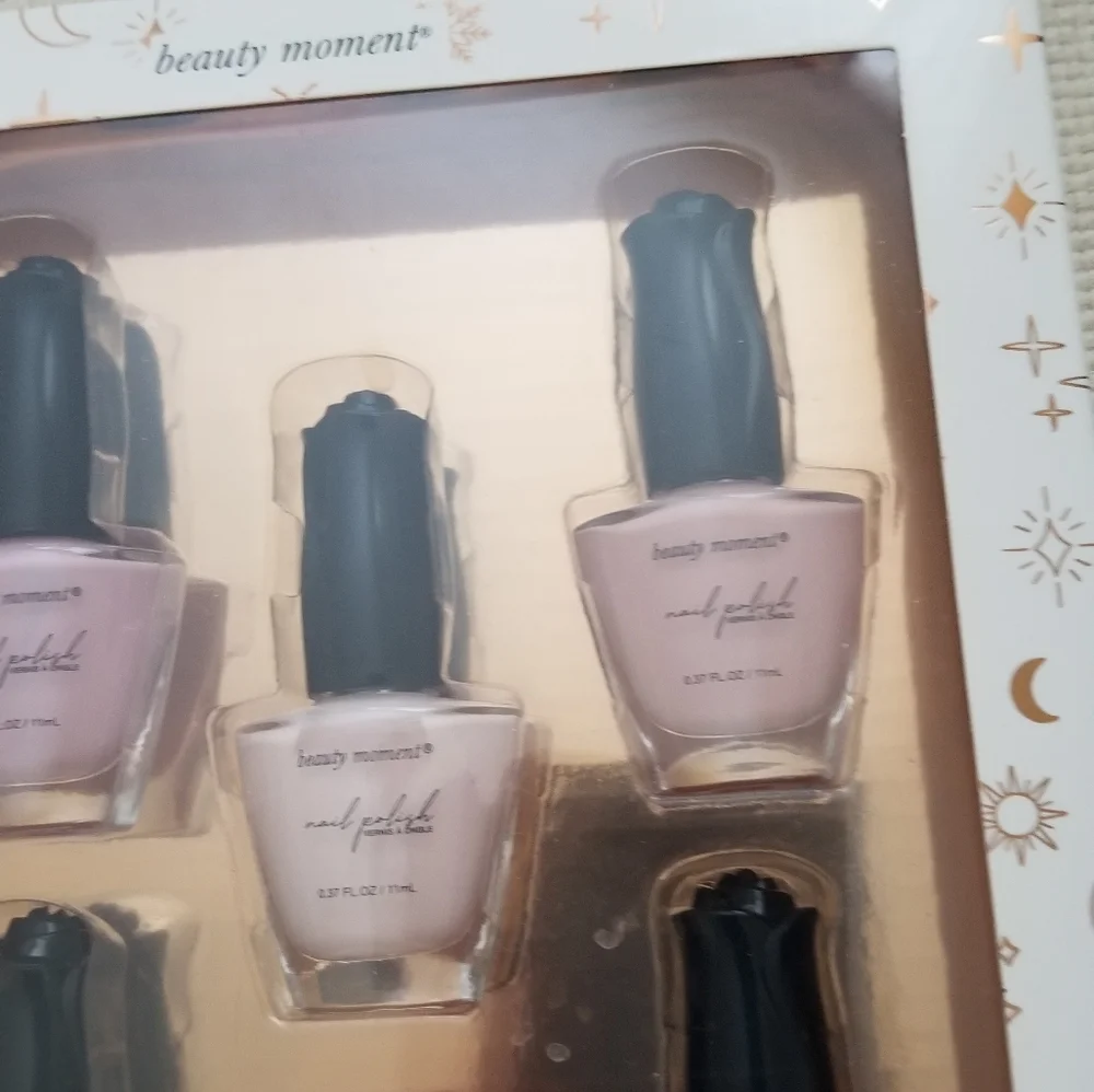 Beauty Moment 5 pcs Non-Toxic Nail Polish Collection